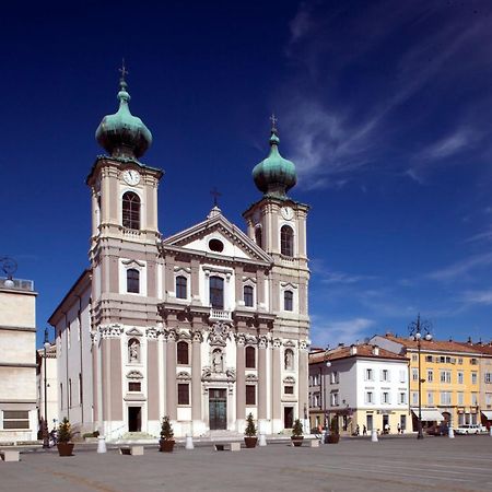 Gorizia Holiday Inn Rastello Suite Екстериор снимка